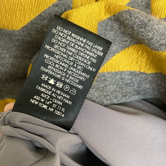 Alice + Olivia Houndstooth Jacquard Pleated Mini Skirt WITH pockets - Picture 5 of 9